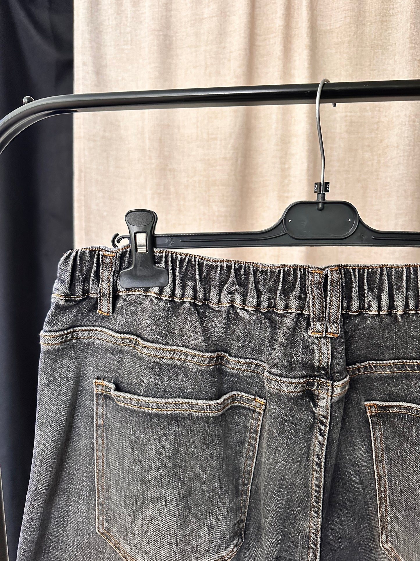 Jeans black